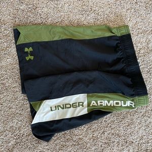Under armor boys shorts